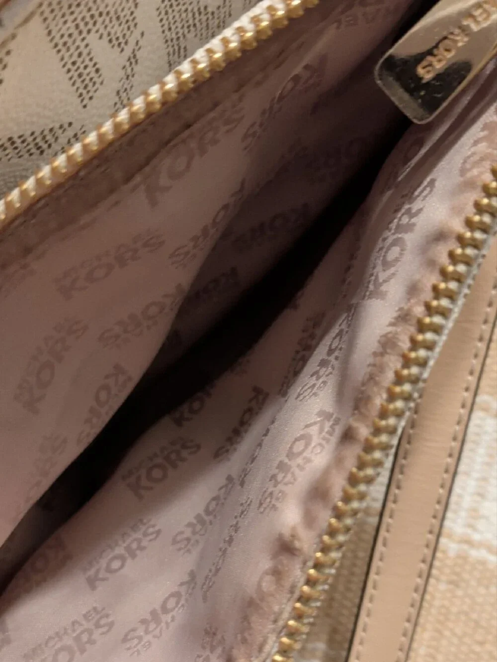 Michael Kors compact michael